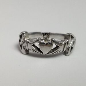 Vintage Claddagh Ring, Crown Hands Heart, Silver Tone Size 6.5 Band, Promise